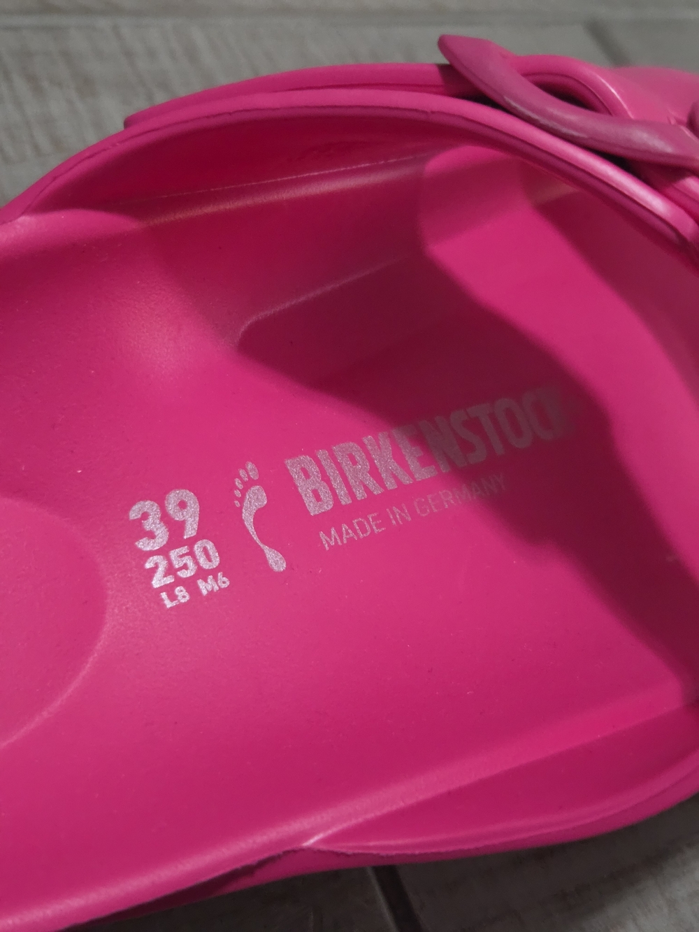 Birkenstock Hot Pink Dual-Strap Foam Slides - Picture 5 of 7